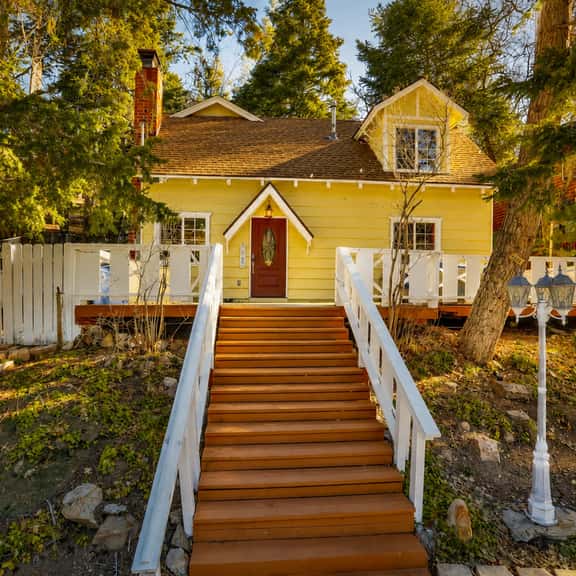 2656- Cottage at ToMolly's - Image 1