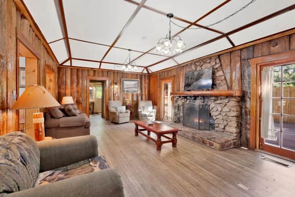 0100-Lodge House - Image 2