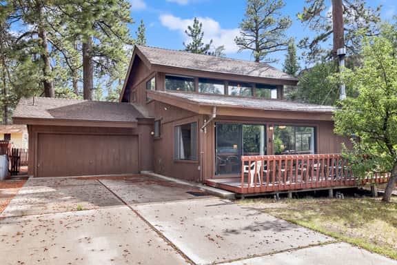 121-Lakeview Fishing House - Image 2