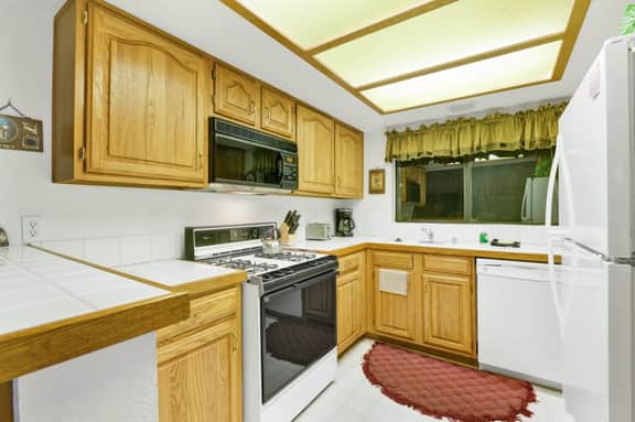 1218-Bear Golf Inn - Image 4