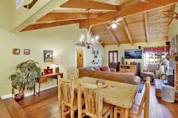 1235-Lazy Bear Lodge - Image 3