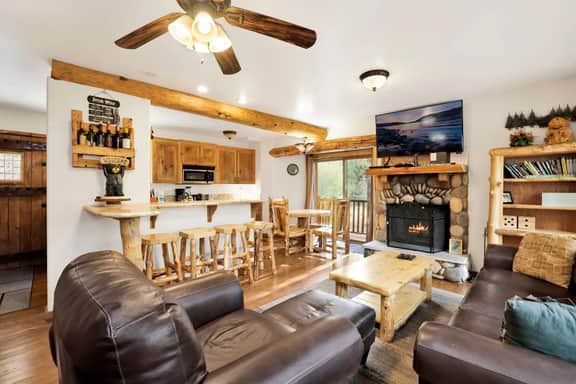 1494-Living Log Cabin - Image 4