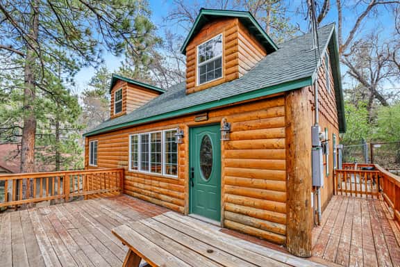537-Nine Pines Lodge - Image 2