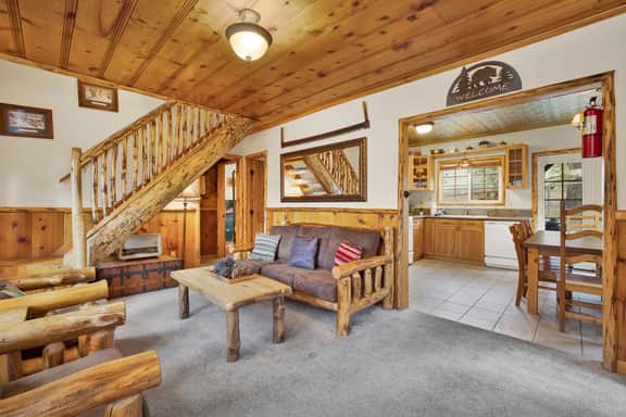 537-Nine Pines Lodge - Image 5