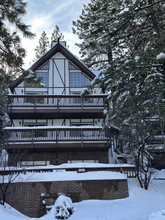 639-Bear Mountain Chalet - Image 2