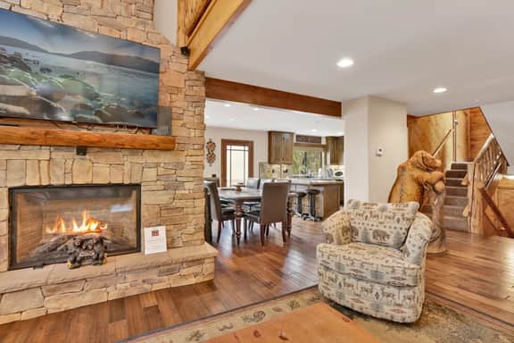 1888 - Luxury Lodge - Image 4