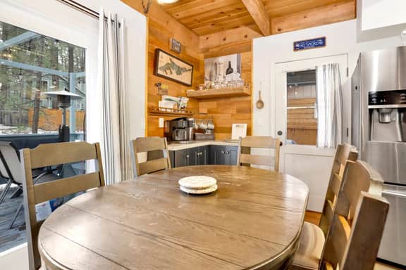 2045-Blue Bear Chalet - Image 5