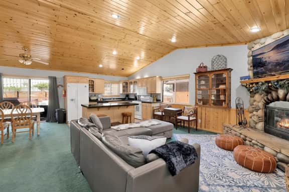 1953-River Rock Lodge - Image 3