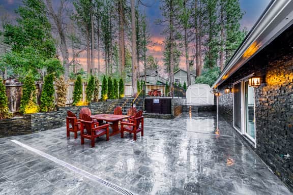 2008-Bears Palace Chalet - Image 3