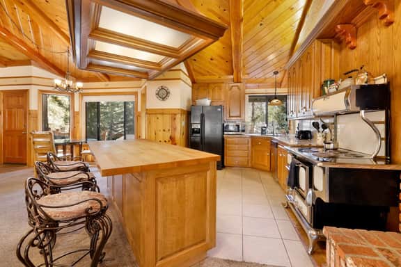 2030-Bearfoot Lodge - Image 3