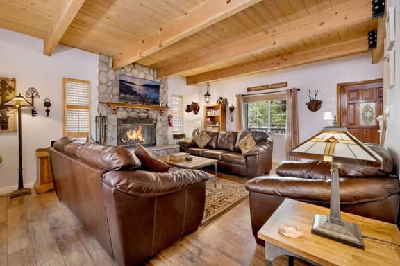 2028 - Whiskey Mountain Lodge - Image 3