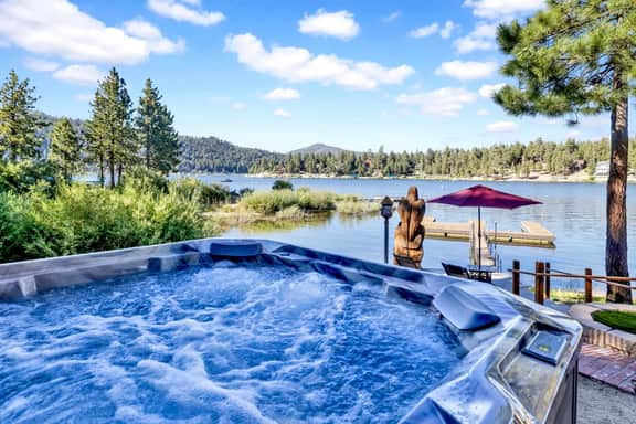2098-Cove Lakefront Chalet - Image 2