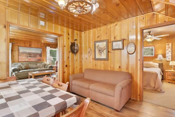 2096-Pinglewood Cabin - Image 2