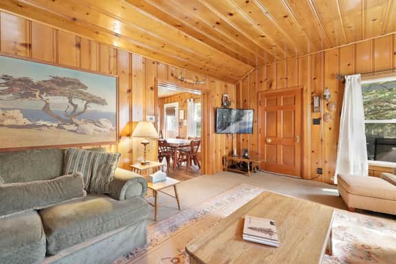 2096-Pinglewood Cabin - Image 3