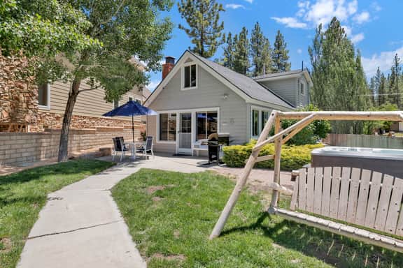 2120-Lakeview Getaway - Image 3