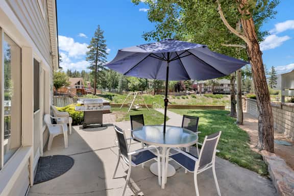 2120-Lakeview Getaway - Image 2