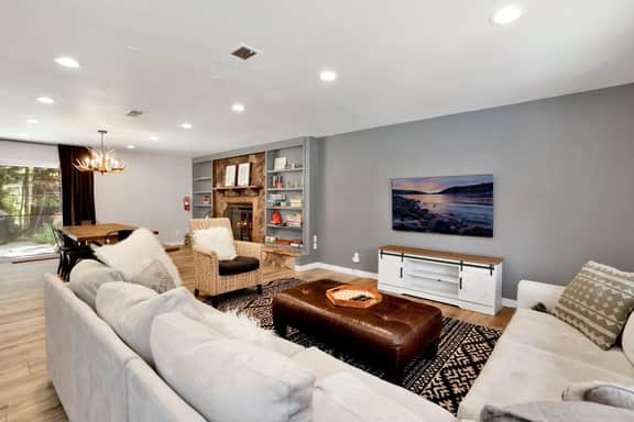 2087- Wildwood Lodge - Image 3