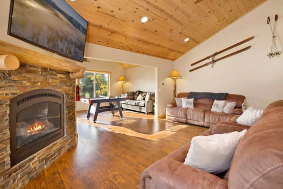 2141-Silver Tip Chalet - Image 4