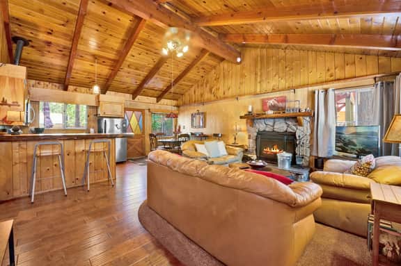 2191-Pine Cone Cottage - Image 4