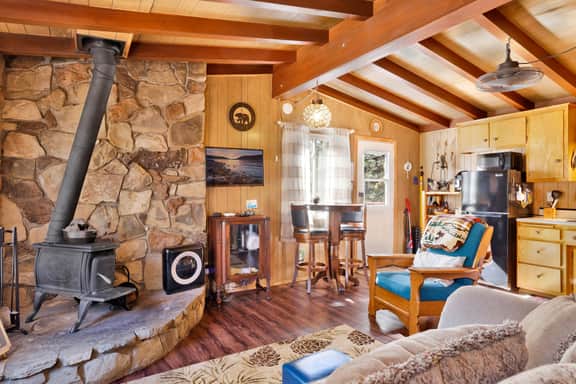 2215-Ski View Chalet - Image 4