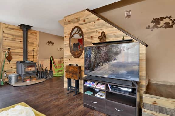 2267-Emma's Cottage - Image 3