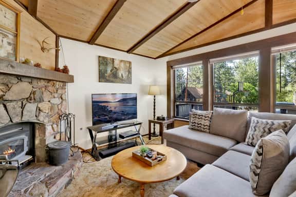 2275-Bearadise Cottage - Image 5