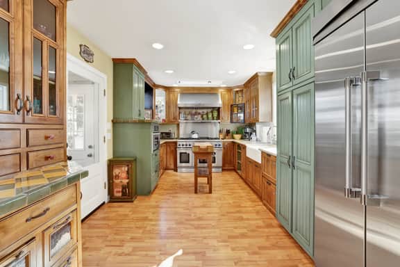 2360 -The Winding Lane House Est 1932 - Image 3