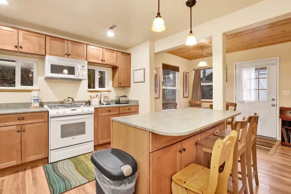 2367-Mount Berkley - Image 4