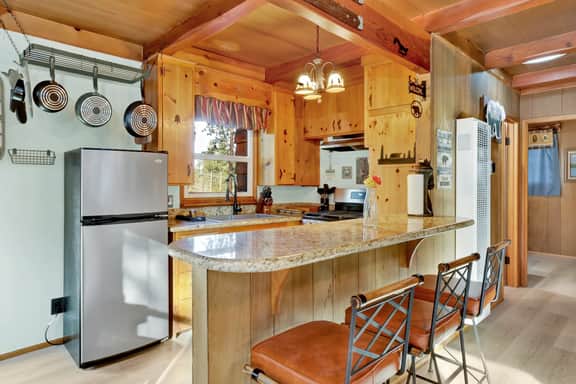 2386-Kozy Cabin - Image 2