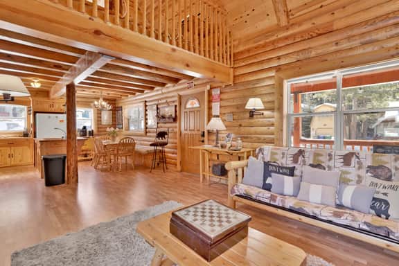 2455-Binky's Mountain Hideaway - Image 5