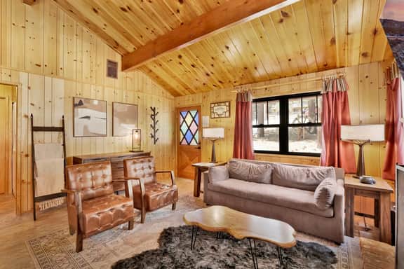 2464-Bruin Chalet - Image 2