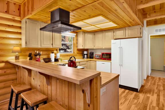2561-Cub's Cabin - Image 4