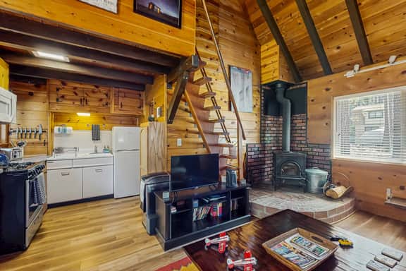 321-Bristlecone Cottage - Image 3