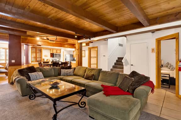 445-Summit Hideaway - Image 2