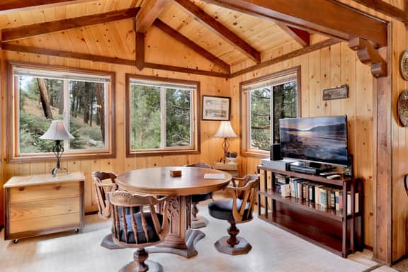 713-Idle Ours Cabin - Image 2