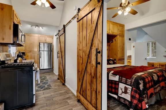 178-Castle Rock Cabin #1 - Image 3
