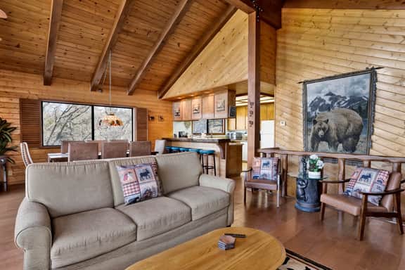 2600-The Tree Top Cabin - Image 4