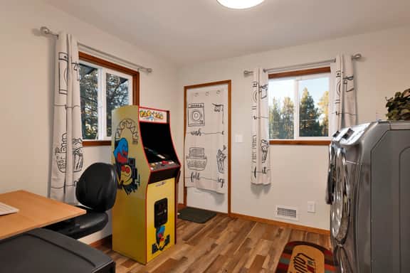 2607-The Highland Getaway - Image 2