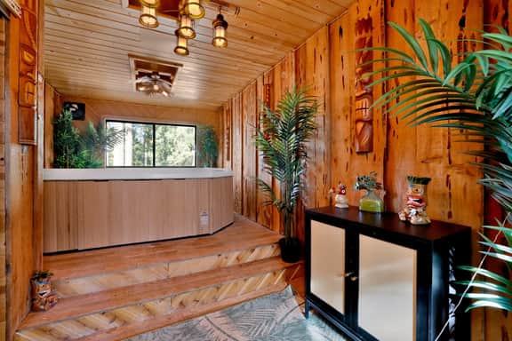 2611- Hot Tub Haus - Image 2