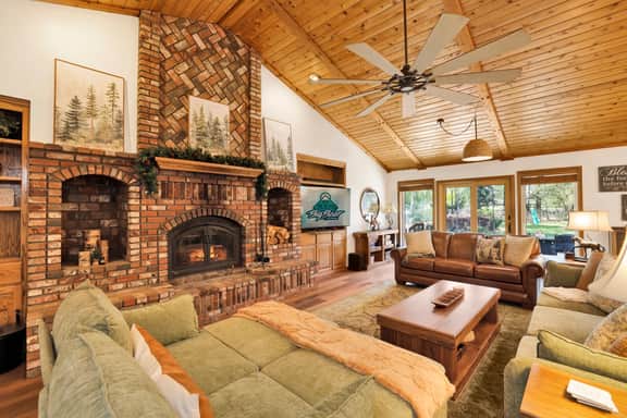 2652- Copper Pine Retreat - Image 4
