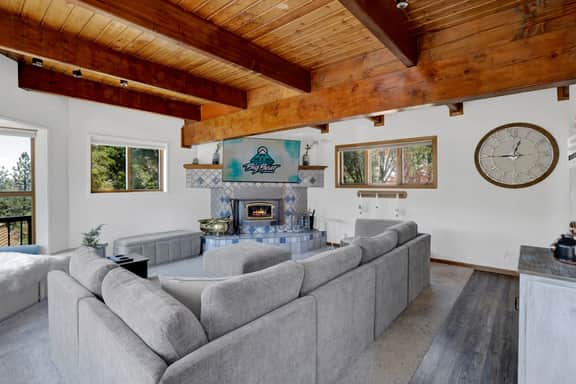 2654- Canyon Crest Ski View Chalet - Image 3