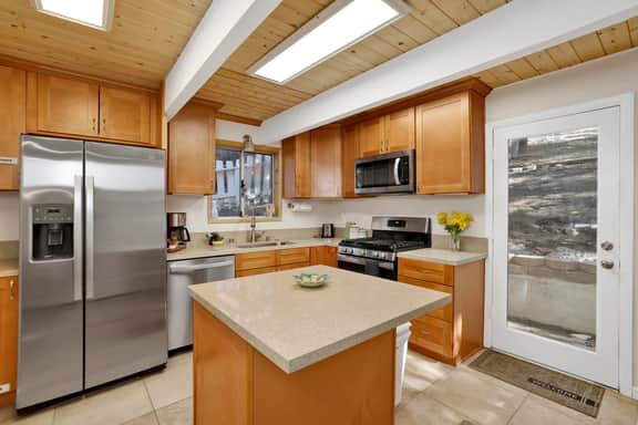2656- Cottage at ToMolly's - Image 4