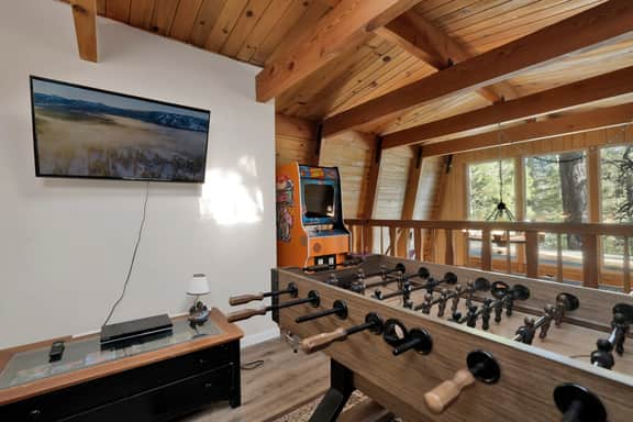2665 - Peak Lane Gambrel - Image 4