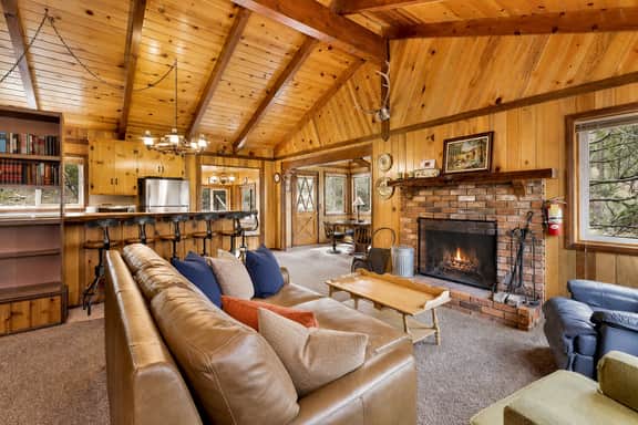 713-Idle Ours Cabin - Image 2
