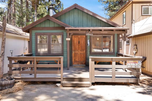 1091-Brown Bears Cabin - Image 1