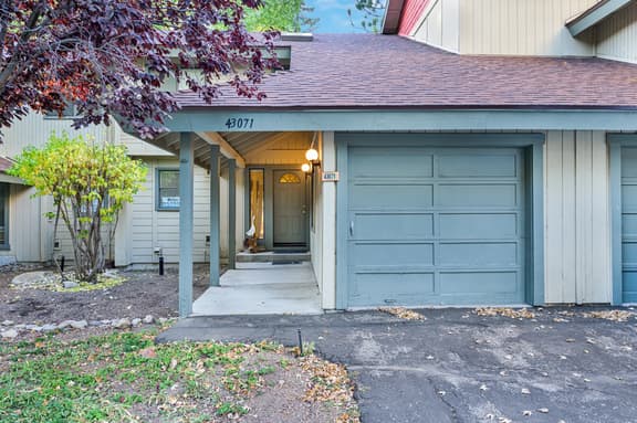1218-Bear Golf Inn - Image 1