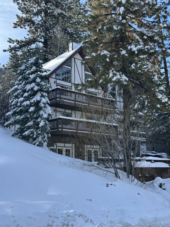 639-Bear Mountain Chalet - Image 1