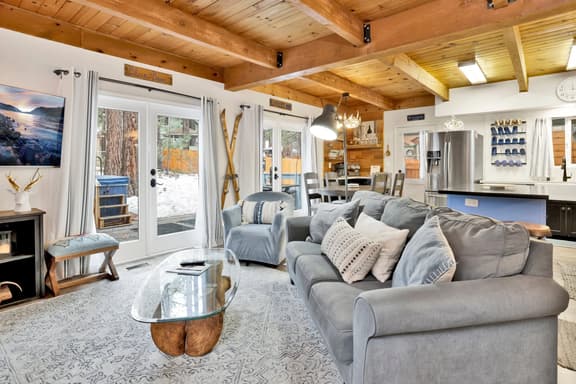 2045-Blue Bear Chalet - Image 1