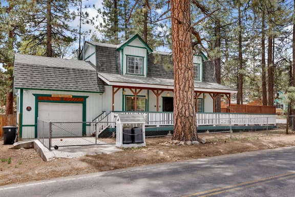 2028 - Whiskey Mountain Lodge - Image 1