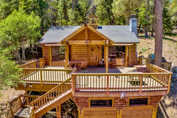 2105-Club View Pines - Image 1